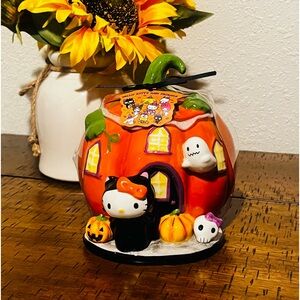 New Hello Kitty and friends Halloween pumpkin